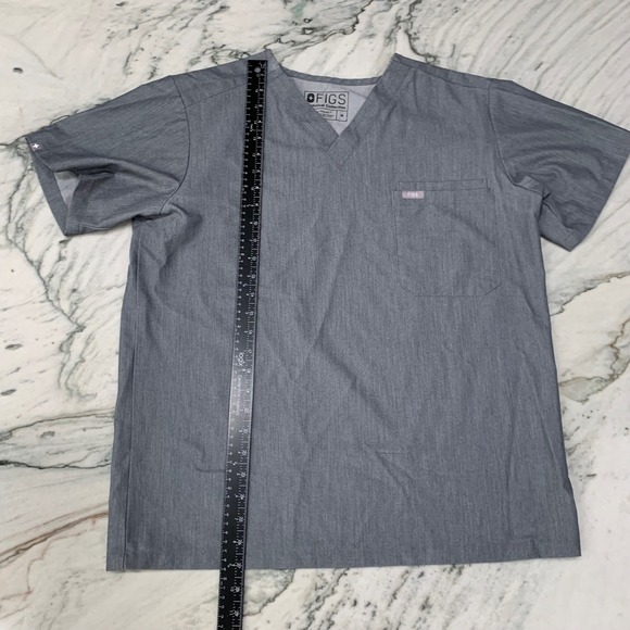 FIGS Technical Collection Scrub Top Mens Size M‎ Gray Medical Uniform - Picture 8 of 11